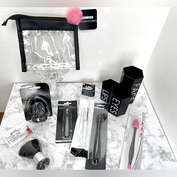 Sassy + Chic Makeup Organizer NWT - Picture 1 of 13